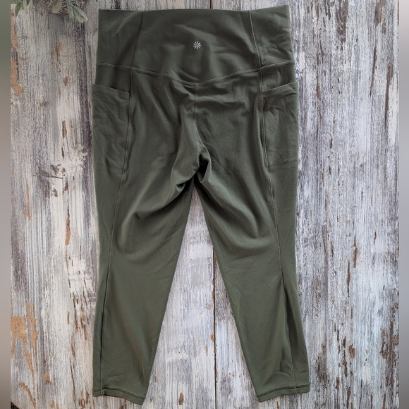 Athleta Salutation Stash Pocket High Rise 7/8 Legging Green Womens Petite Large - Picture 7 of 8